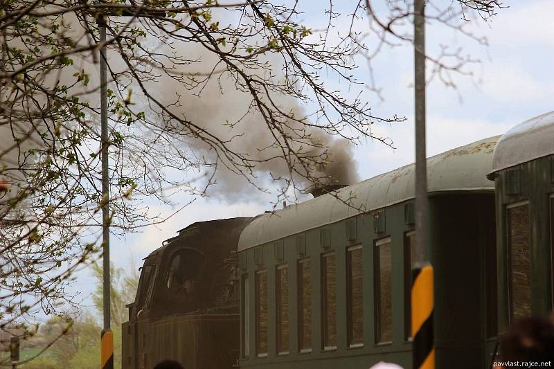 Na Bílou sobotu odpoledne se na nádraží v Moravském Krumlově zastavila parní lokomotiva "Skaličák".