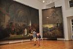 Slavná plátna Muchovy Slovanské epopeje jsou naistalována v zrekonstruované galerii na zámku v Moravském Krumlově
