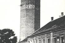 Loupežnická věž a Mauralova zimní pivovarská restaurace. Snímek kolem roku 1880.