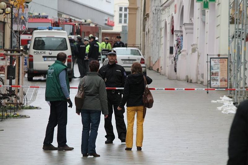 Kvůli údajné hrozbě bombového útoku uzavřeli policisté znojemskou radnici.