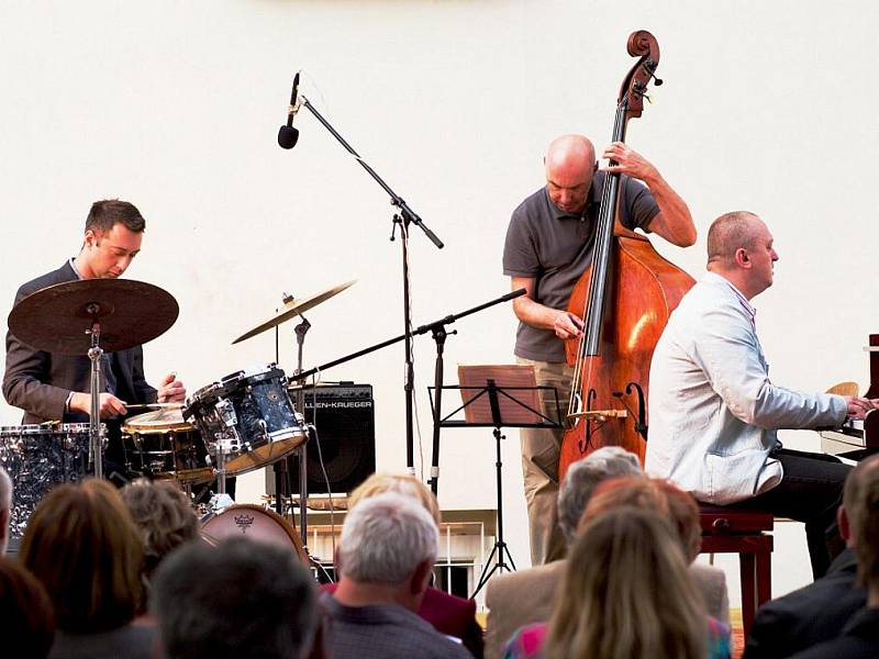 Koncert jazzového tria Najponk.