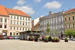 Česká pošta prodává nemovitost na Horním náměstí ve Znojmě (na snímku uprostřed vpravo) za 28 milionů korun. Nabídla ji městu.