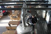 První pivo Hasičského pivovaru Bítov by mělo začít plnit půllitry zákazníkům začátkem prosince.
