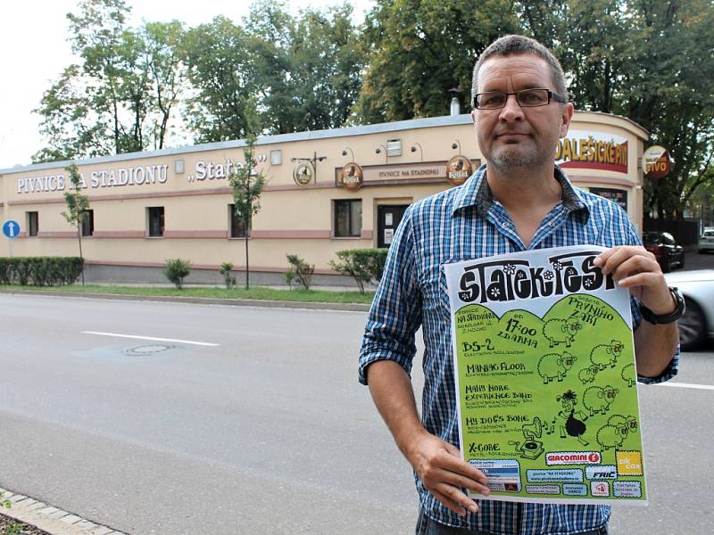 V restauraci Na Stadioně, které nikdo neřekně jinak než Statek, bude v sobotu 1. září už šestý ročník festivalu Statek Fest.