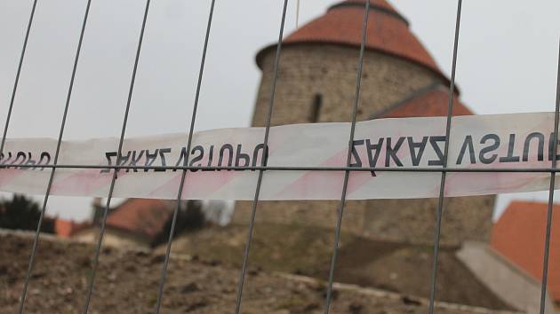 Nejslavnější znojemská památka - rotunda sv. Kateřiny, má opravené své nejbližší okolí. Zmizela i nevzhledná zeď v místě u bývalého pivovaru. 