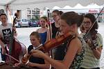 Hudba v ulicích v rámci Hudebního festivalu Znojmo. 