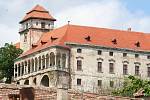 Monumentální jaroslavický zámek ze 16. století.