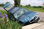 Lékaři i hasiči vyráželi v neděli okolo jedenácté k nehodě, která se odehrála na silnici v obci Trnové Pole nedaleko Pohořelic. Havaroval tam osobní automobil, dvě osoby byly zraněné.