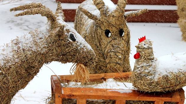 Velikonoční trhy letos připomínají trochu ty vánoční. Jakoby měl advent teprve přijít.