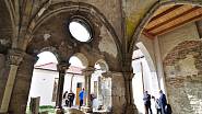 Patří k nejstarším budovám ve Znojmě, část Louckého kláštera, někdejšího sídla premonstrátů, zrekonstruovali a otevřeli veřejnosti.