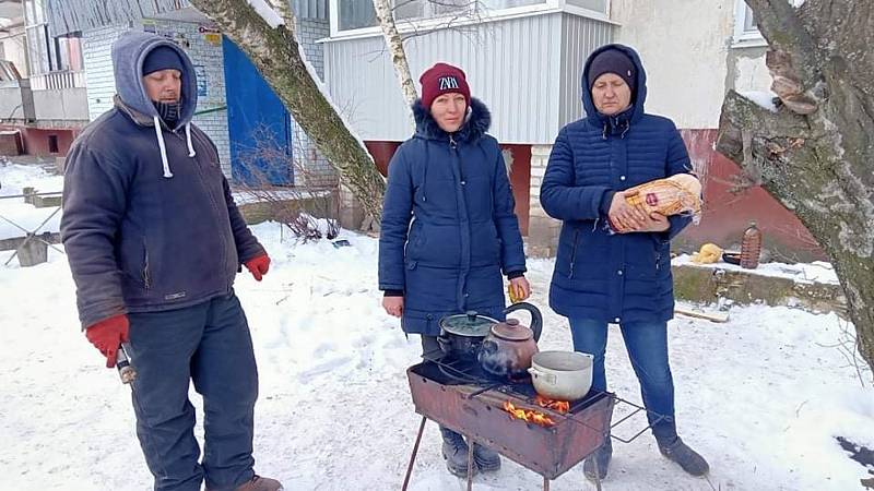 Ředitel Oblastní charity Znojmo Evžen Adámek se svými kolegy vypravil s přímo na Ukrajinu. Tam se zdravotnickým materiálem, zpátky s postiženými dětmi.