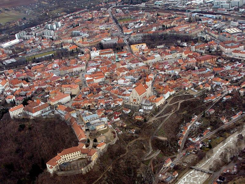 Letecký pohled na Znojmo.