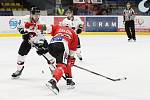 Znojemští hokejoví Orli (v bílém) padli ve 25. kole Chance ligy na ledě B-týmu Pardubice 0:3.