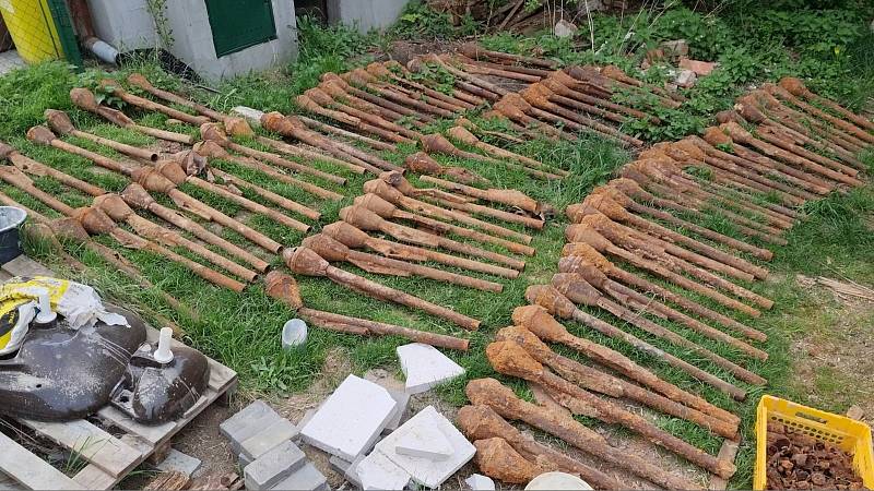 Obří nález munice v Únanově na Znojemsku čítal přes dva tisíce granátů a dvaadevadesát pancéřových pěstí.