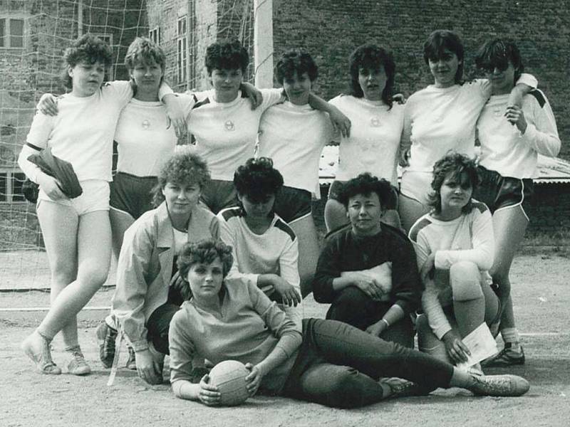 Zejména miroslavské týmy žen tvořily historii zdejší házené. Muži šli raději hrát fotbal, ale ženám zůstala láska k tomuto sportu dodnes.