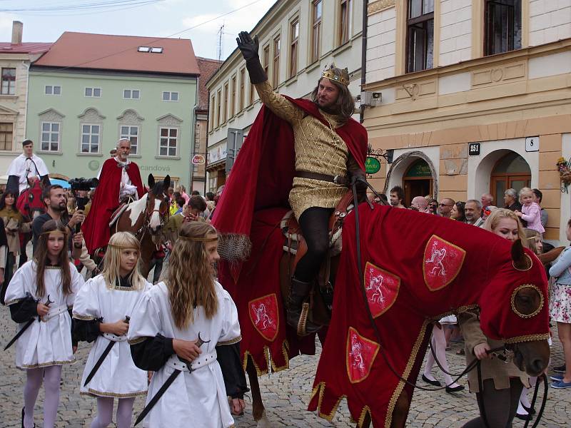 Znojmo slavilo tradiční historické vinobraní. Krále Jana Lucemburského vítaly ovace přihlížejících.