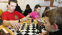 Dvaatřicet šachistů se druhou únorovou sobotu sjelo do Hodonic, aby zde změřily síly na Optika Medek Open.