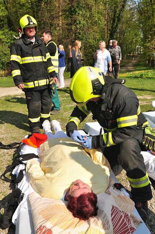 Taktické cvičení hasičů v Domově pro seniory v Jevišovicích na Znojemsku