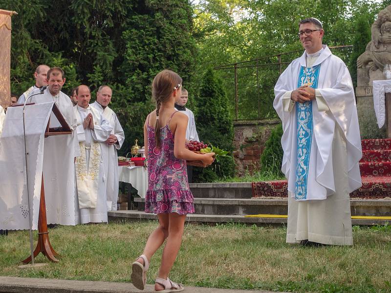 První červencovou sobotu slaví věřící v Hlubokých Mašůvkách tradičně hlavní pouť.