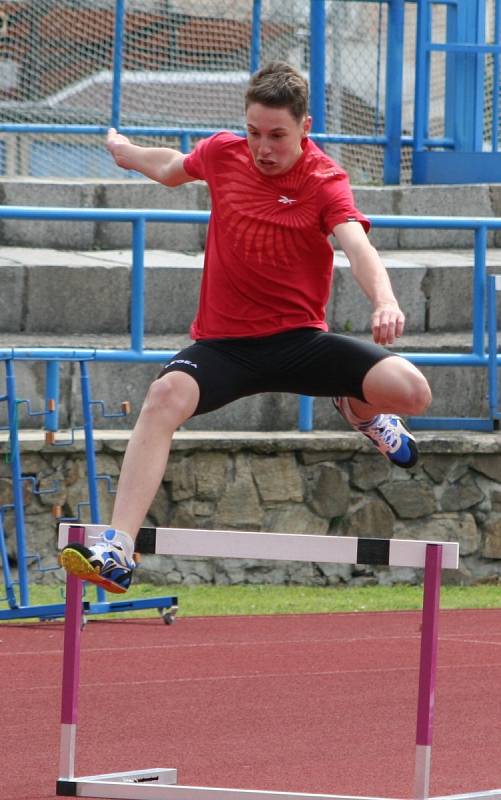 Třetí kolo atletické soutěže staršího žactva jihomoravského kraje se konalo v neděli ve Znojmě. 