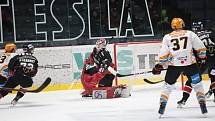 Hokejisté Znojma (černí) hráli druhý lednový pátek proti Linci.