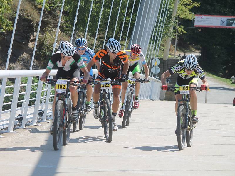 Podeváté se kolem Vranovské přehrady konal cyklistický závod Lahofer Author Cup. Zvítězil Fojtík a organizátoři si vše pochvalovali.