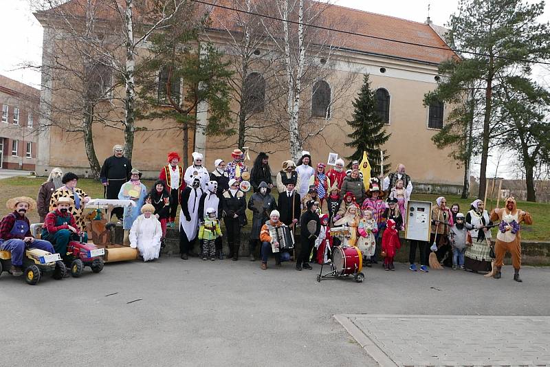 Masopustní průvod prošel podesáté Vrbovcem.