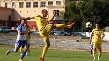 Reprezentační pauzu vypnili znojemští fotbalisté (v bílém) přátelákem s Myjavou, kterou porazili 2:0.