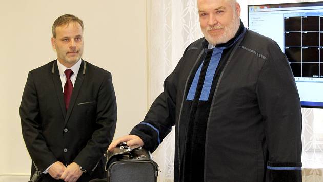 Policista Petr Pokorný odcházel ve čtvrtek před polednem od Okresního soudu ve Znojmě jako nevinný.