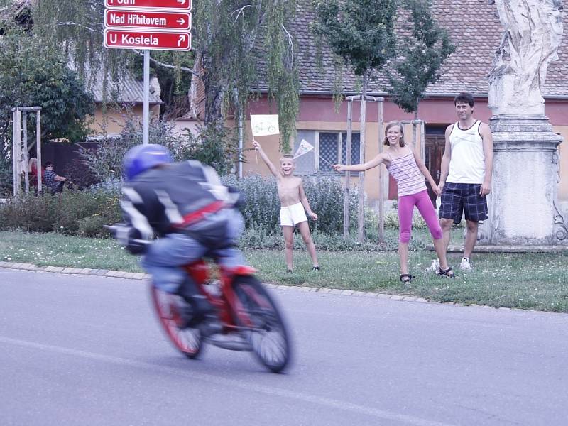 Téměř šest desítek majitelů i majitelek mopedů značky Stadion se sešlo na šestém ročníku dobšického Moped Cupu.