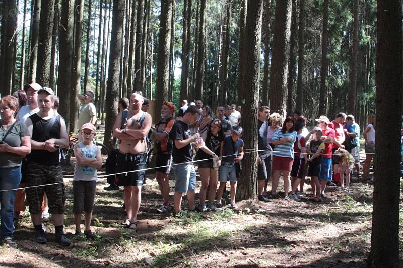 Obrazové ohlédnutí za jedním z předchozích ročníků Přepadení řopíků v pevnostním areálu ve Slavonicích.