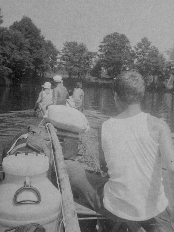 Vodáci na fotografiích mapují historii a současnost místních vodomilů.