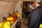 Jaroslavičtí vinaři poprvé otevřeli své sklepy v zimě. Přišlo na tři sta návštěvníků.