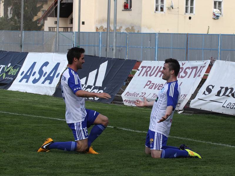 Znojemští fotbalisté v utkání s Varnsdorfem.