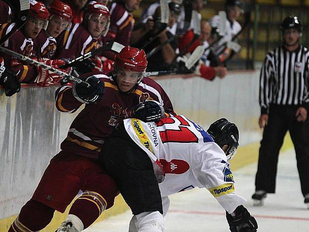 Příprava Znojma 2011. Jihlava využila dvě přesilovky a zvítězila nad Orly 2:1.