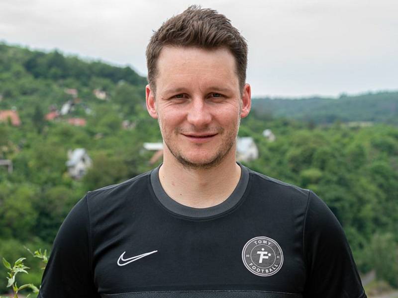 Bývalý hráč prvoligové Karviné Tomáš Knötig založil ve Znojmě fotbalovou školu.
