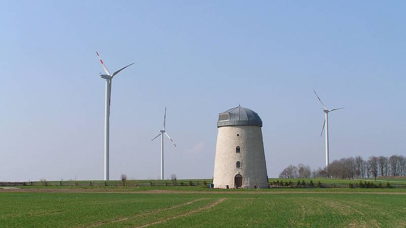 Znojemsko se možná stane jedním z největším větrných parků na jižní Moravě. Výstavbě nahrává ekologie i ceny energií. Ilustrační foto.