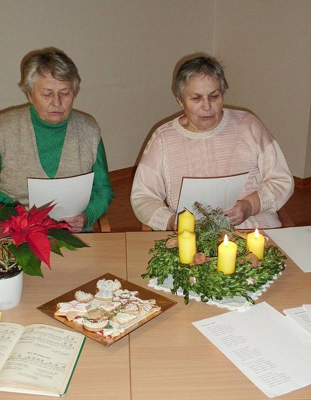 V Domově seniorů ANAVITA v Šanově, specializovaného na klienty s Alzheimerovou chorobou a demence, zpívalo celkem 20 klientů společně s pracovnicemi domova.