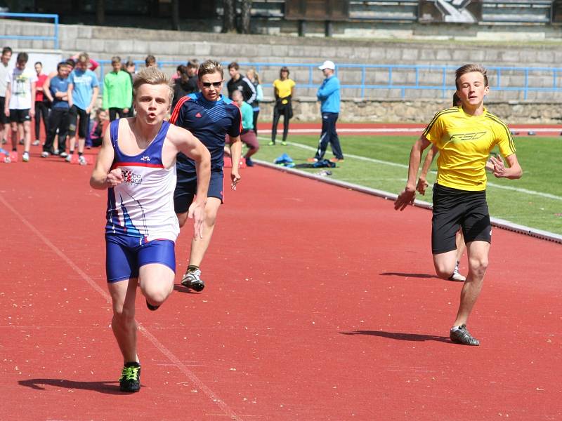 Třetí kolo atletické soutěže staršího žactva jihomoravského kraje se konalo v neděli ve Znojmě. 