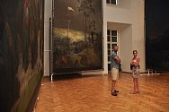 Slavná plátna Muchovy Slovanské epopeje jsou naistalována v zrekonstruované galerii na zámku v Moravském Krumlově