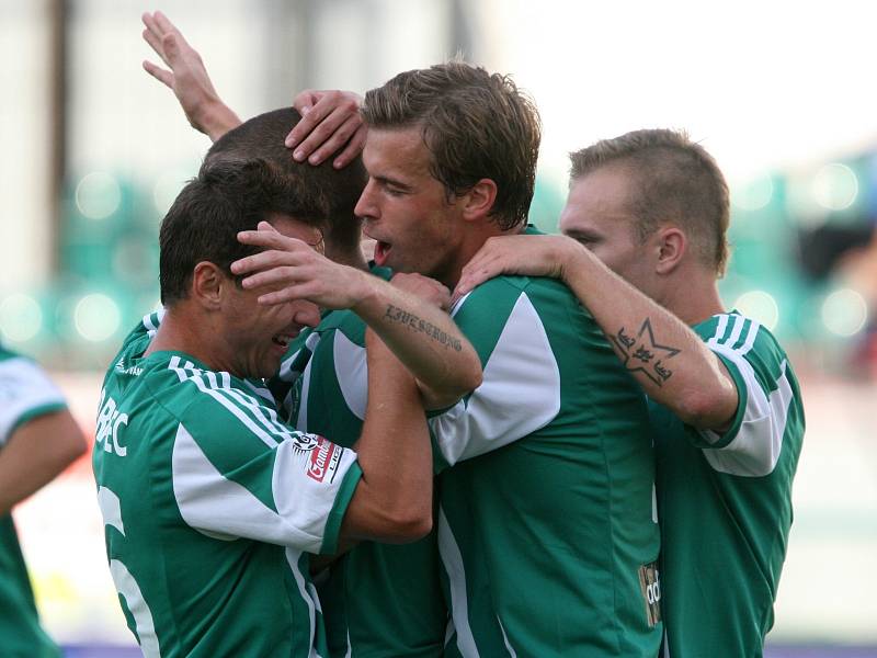 Bohemians Praha 1905 – 1. SC Znojmo (v bílém) 2:0. 