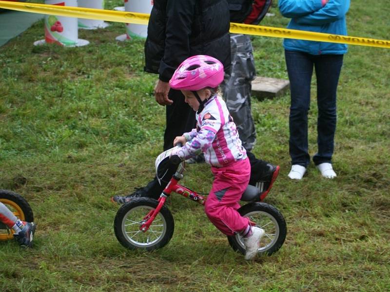 Cyklistický závod Lahofer Author cup vyhrál Jiří Friedl, který s časem 1:41:24,82 jen o dvě vteřiny předjel svého soka Jana Jobánka. Hlavního závodu se zúčastnilo dvanáct kategorií s celkem 229 závodníky.