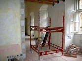 Opravy zámku v Moravském Krumlově pokračují. 