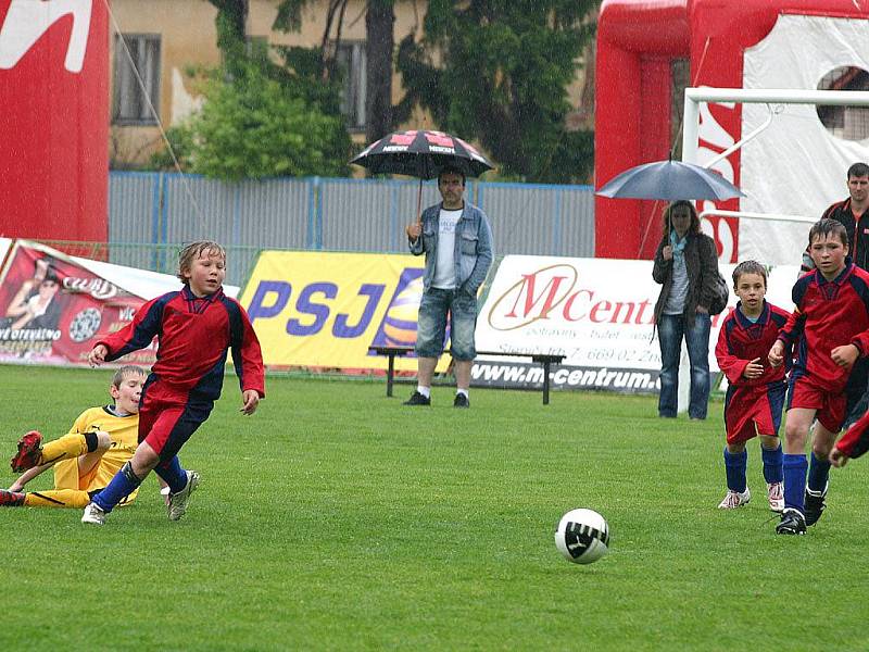 Městský stadion ve Znojmě hostil turnaj fotbalových přípravek E.ON Junior Cup.