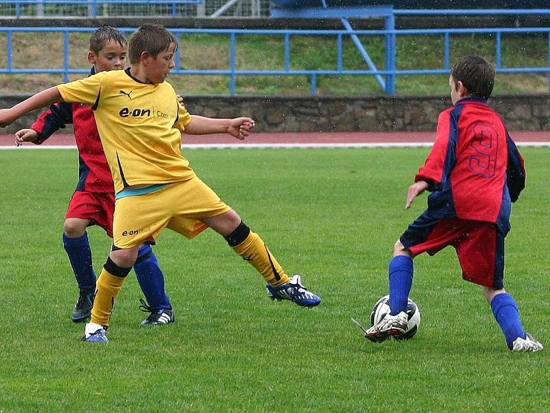 Městský stadion ve Znojmě hostil turnaj fotbalových přípravek E.ON Junior Cup.