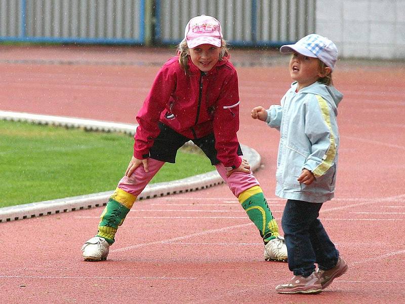 Městský stadion ve Znojmě hostil turnaj fotbalových přípravek E.ON Junior Cup.