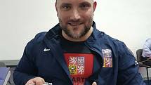 Vzpěrač Jiří Orság s medailemi z mistrovství Evropy.