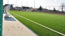 Multifunkční sportovní areál v sousedství základní školy v Hevlíně.