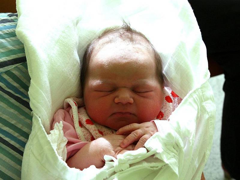 Karolína Prčíková, 48cm, 3310g, 19.9.2010, Znojmo.