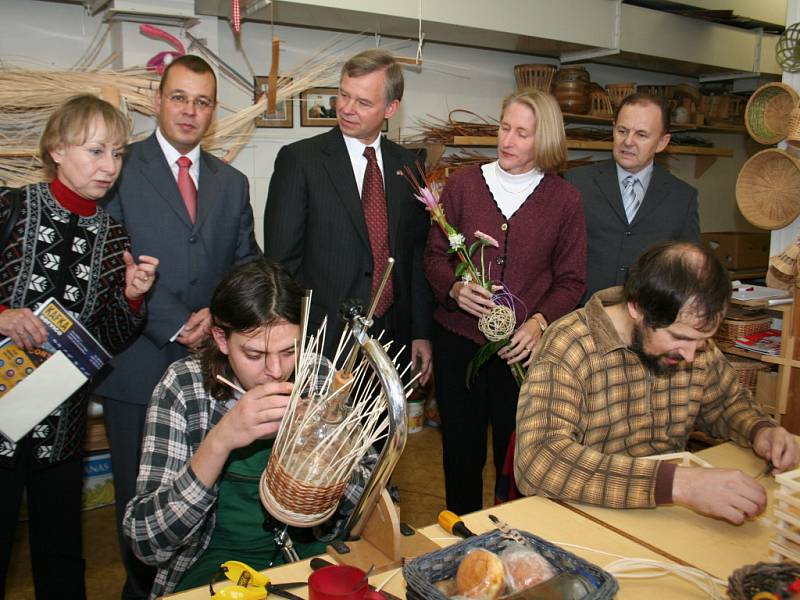 Americký velvyslanec Richard Gruber si prohlédl i znojemské chráněné dílny